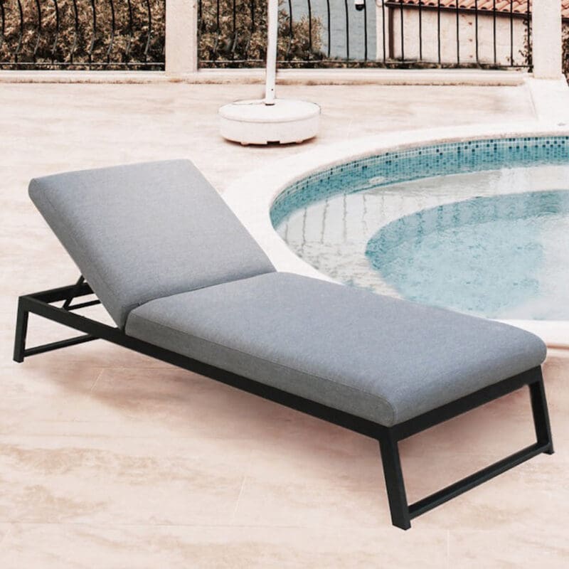 Sense outdoor lounger - Avenue Design Montreal