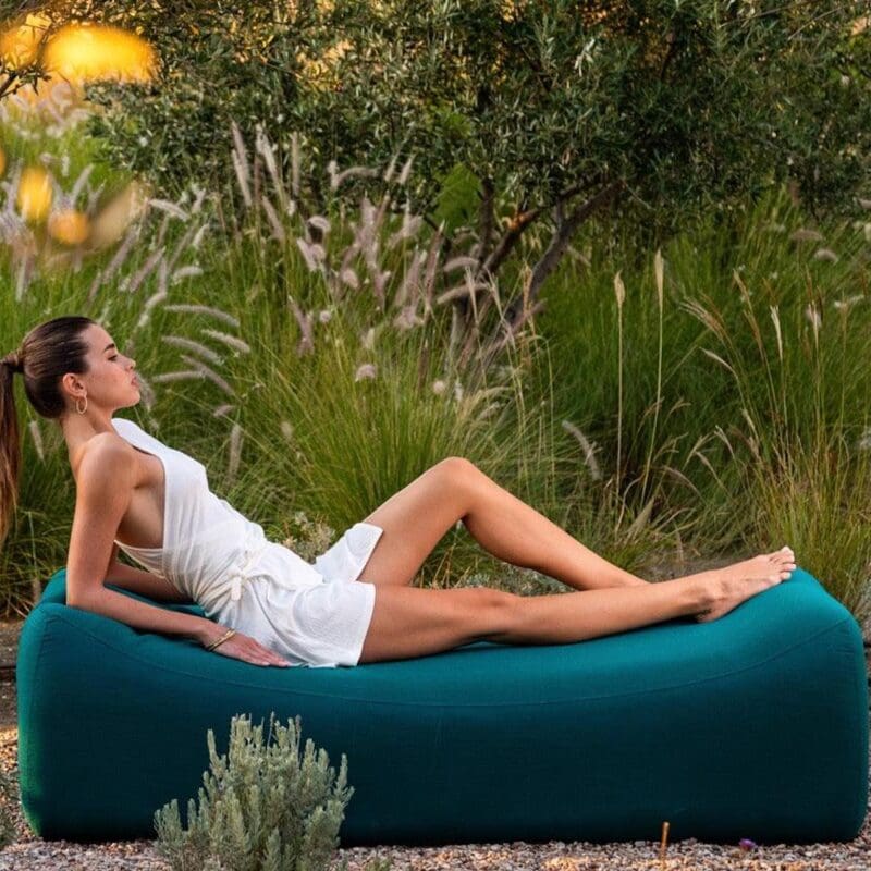 Bluff outdoor Ottoman - Avenue Design Montreal