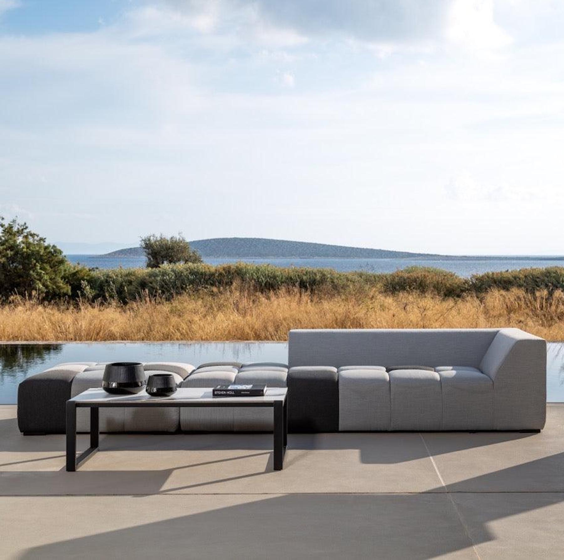 Blow Outdoor Ottoman - Avenue Design Montreal